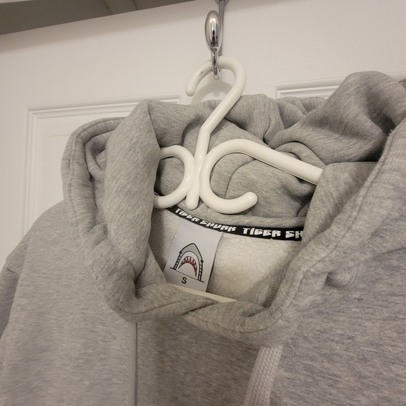 Sweater - Picture 4 of 4